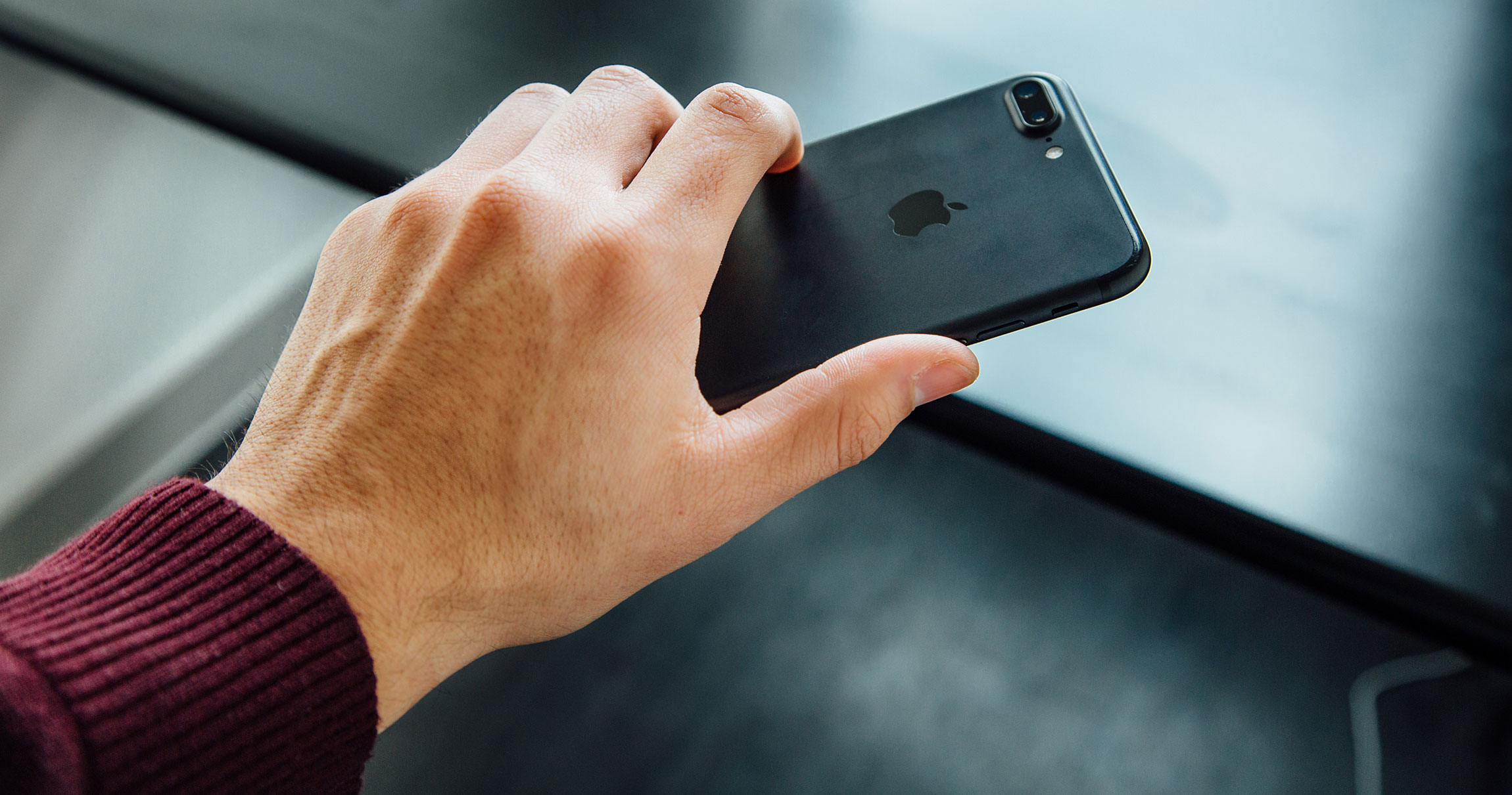Revolution: The back of the iPhone may come to be useful!