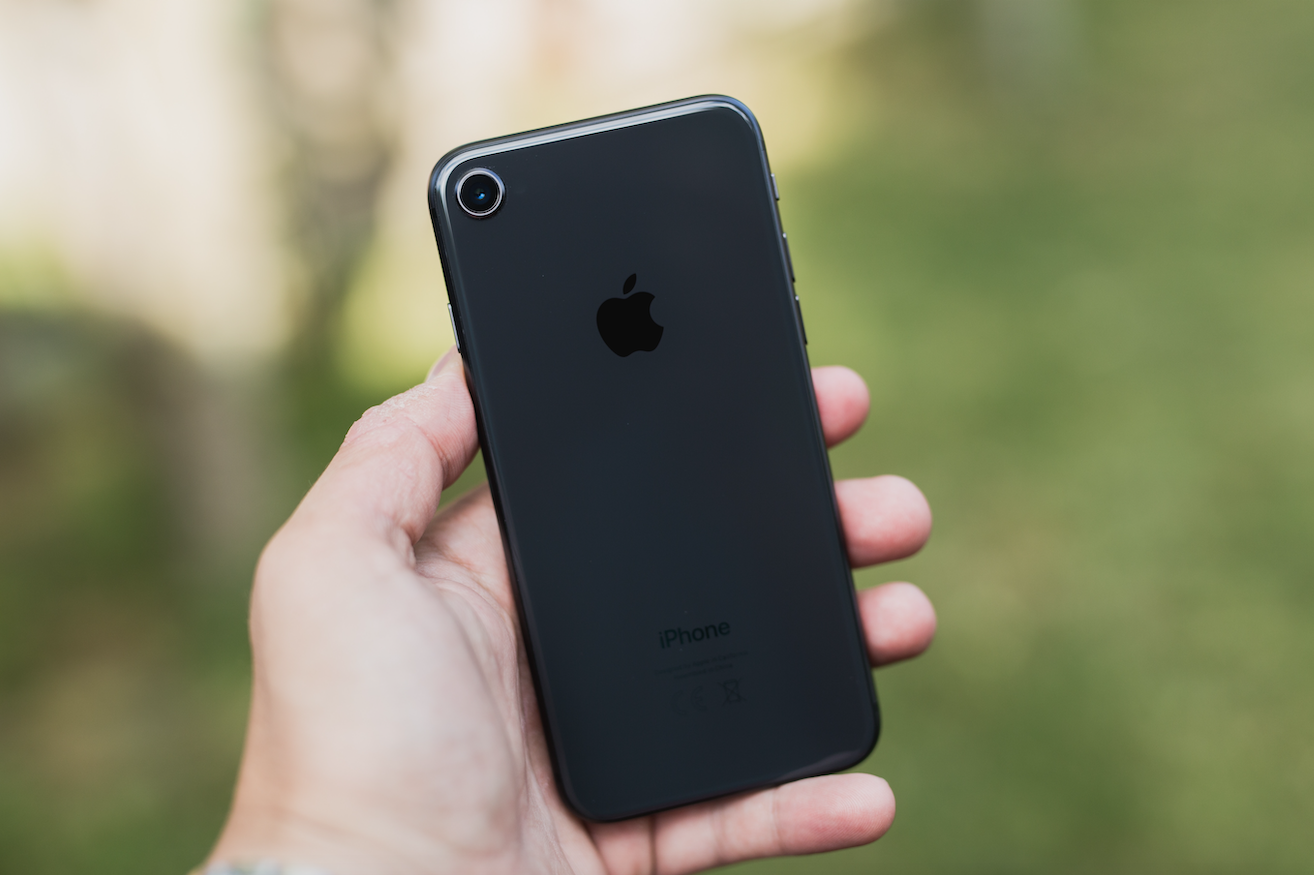 An image with the dimensions and back cover of the iPhone 7 has leaked