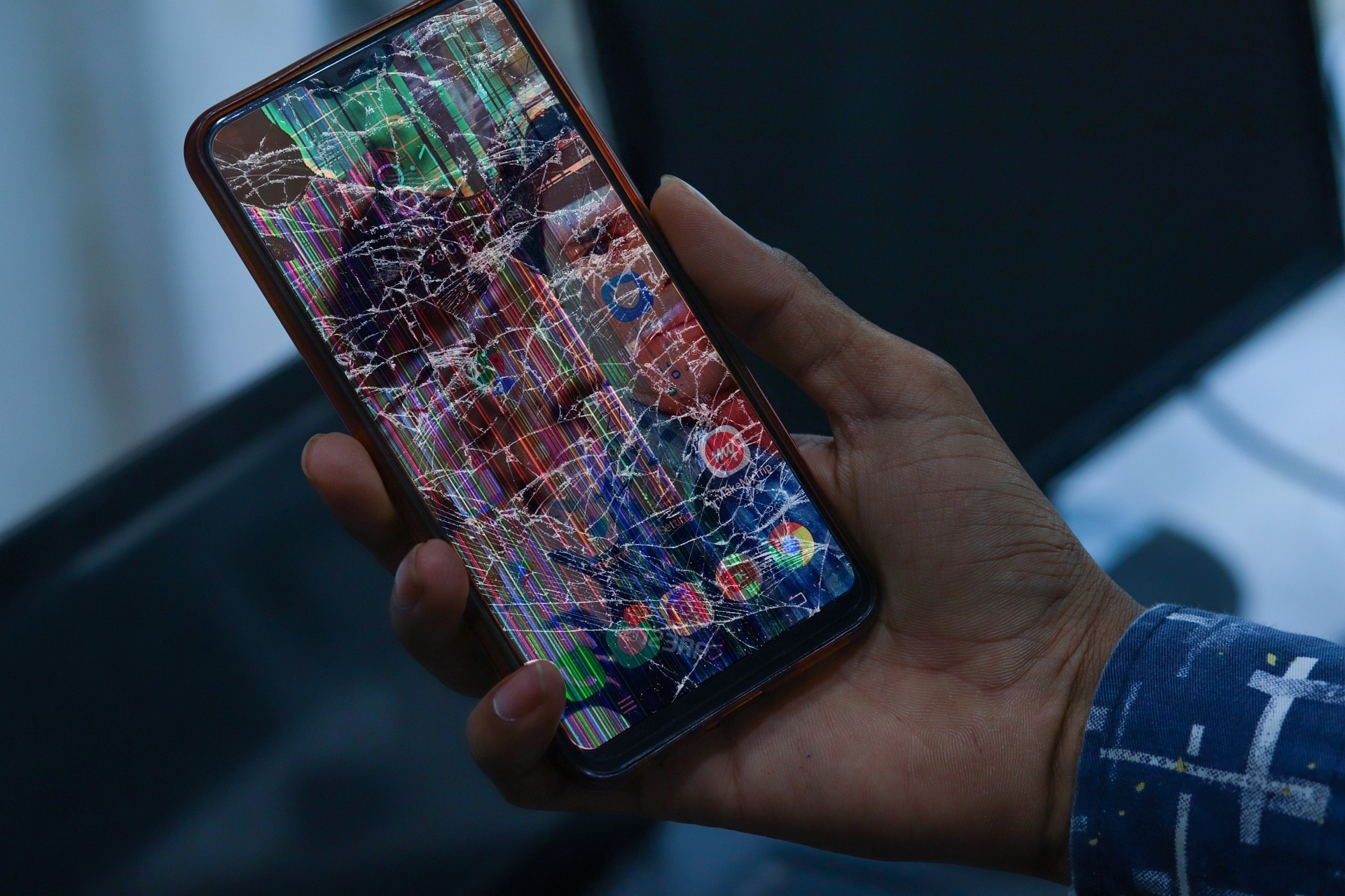 How to prevent Samsung Galaxy A40 screen malfunctions
