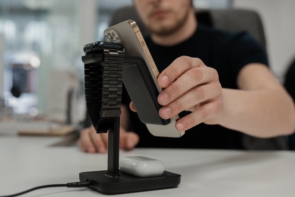 Review: 3 in 1 Wireless Charging Support iServices