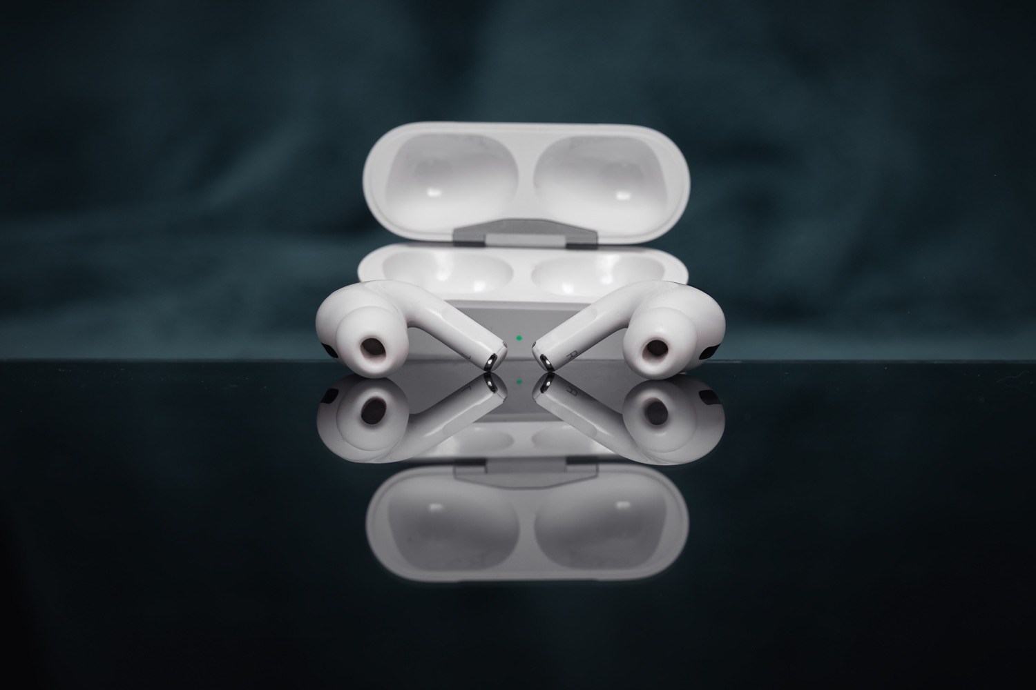iOS 16.1 will let you disable volume control on AirPods