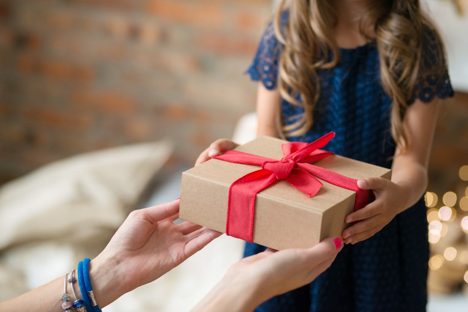 Christmas Gifts for Young People and Children - iServices Blog