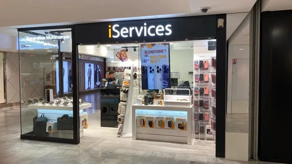 Bonjour, Paris! iServices has arrived in France!