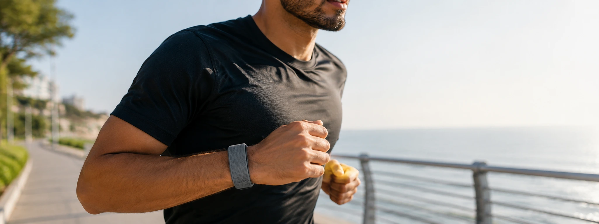 Smartband Sense+ van iServices met een batterijduur tot 50 dagen